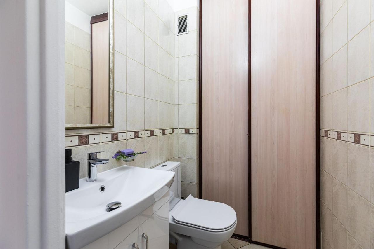 Room, Pirenejska 20 Cozy Rooms وارسو المظهر الخارجي الصورة