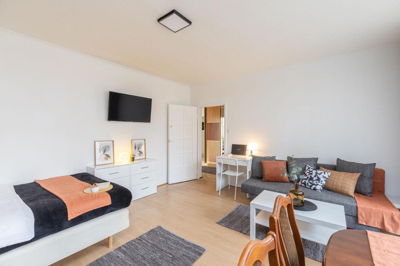 Room, Pirenejska 20 Cozy Rooms وارسو المظهر الخارجي الصورة